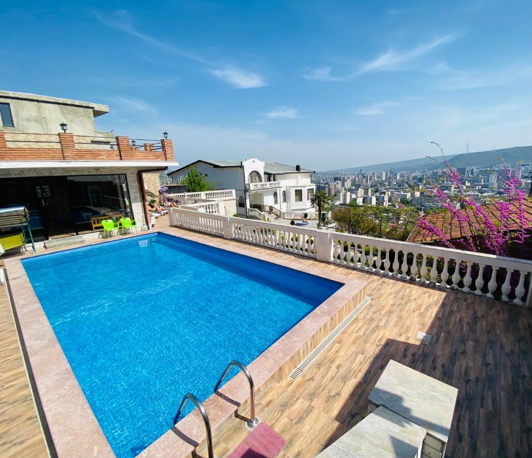 The Hilltop Skyline Hotel تبليسي المظهر الخارجي الصورة