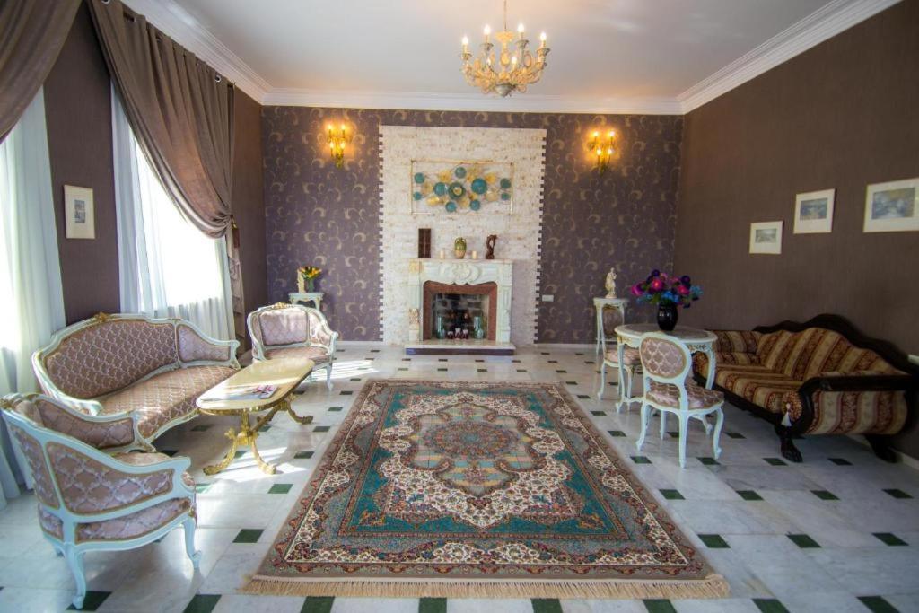 The Hilltop Skyline Hotel تبليسي المظهر الخارجي الصورة